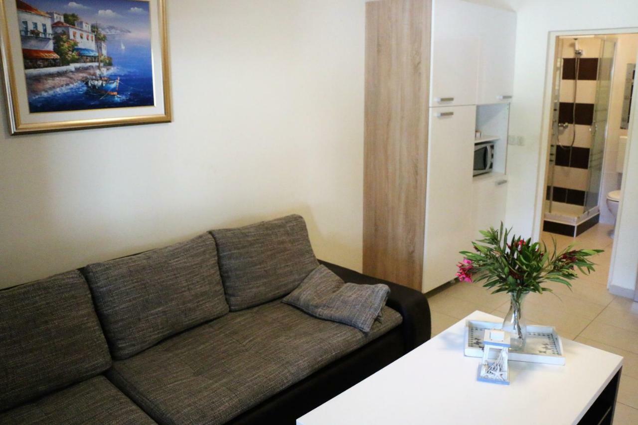 Apartments Vir Delfin المظهر الخارجي الصورة