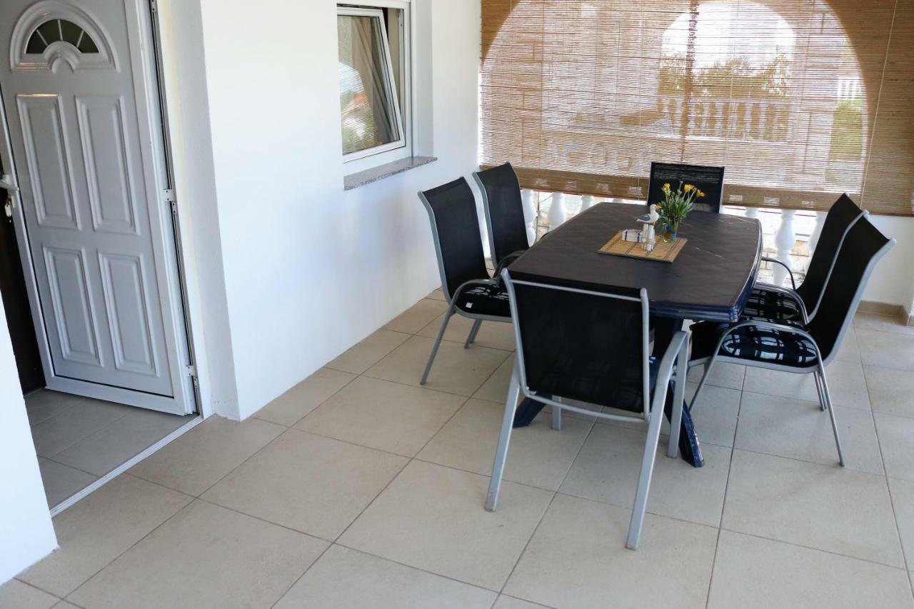 Apartments Vir Delfin المظهر الخارجي الصورة